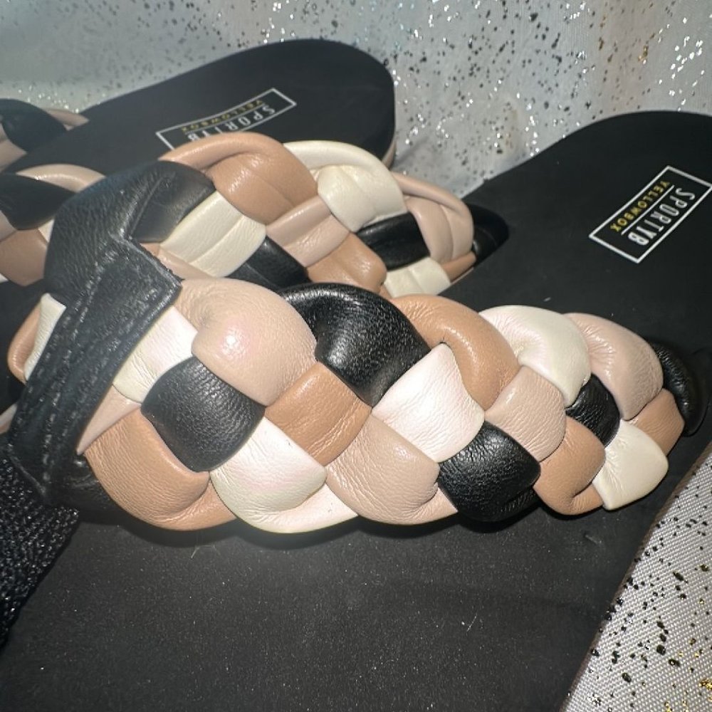 Flip Flops Sandals Size 11 - Picture 2 of 3